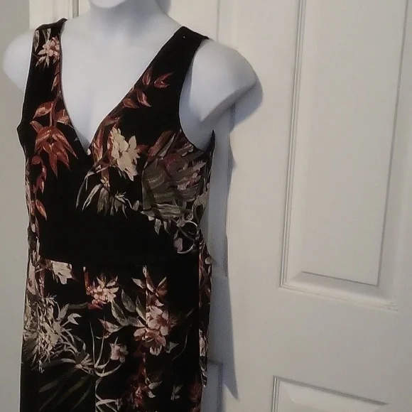 Dex Black & Cayenne Tropical Floral Jumpsuit - Picture 8 of 11